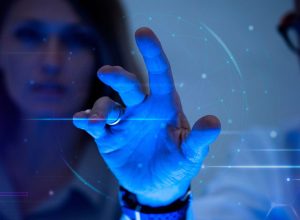 ia-acelera-desinformacao-e-ameaca-democracias,-alerta-pesquisa